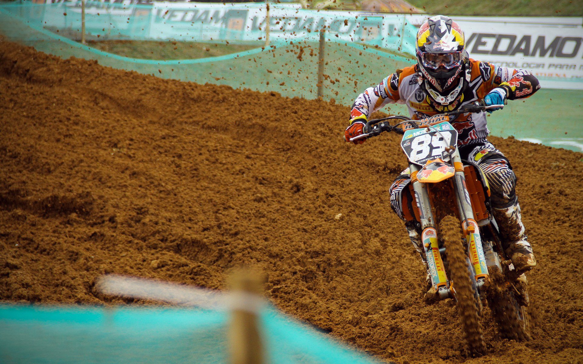 开云娱乐官网-曼联主场2比0取胜，布鲁诺掌控比赛节奏，曼联对布莱顿比分预测